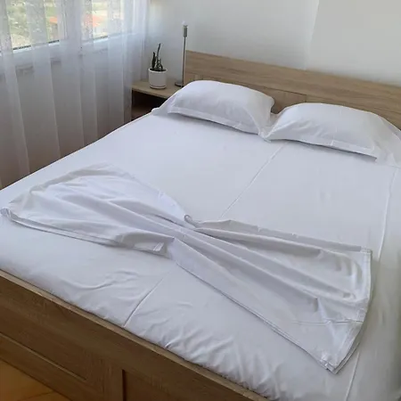 Apartamento Krasniqi *